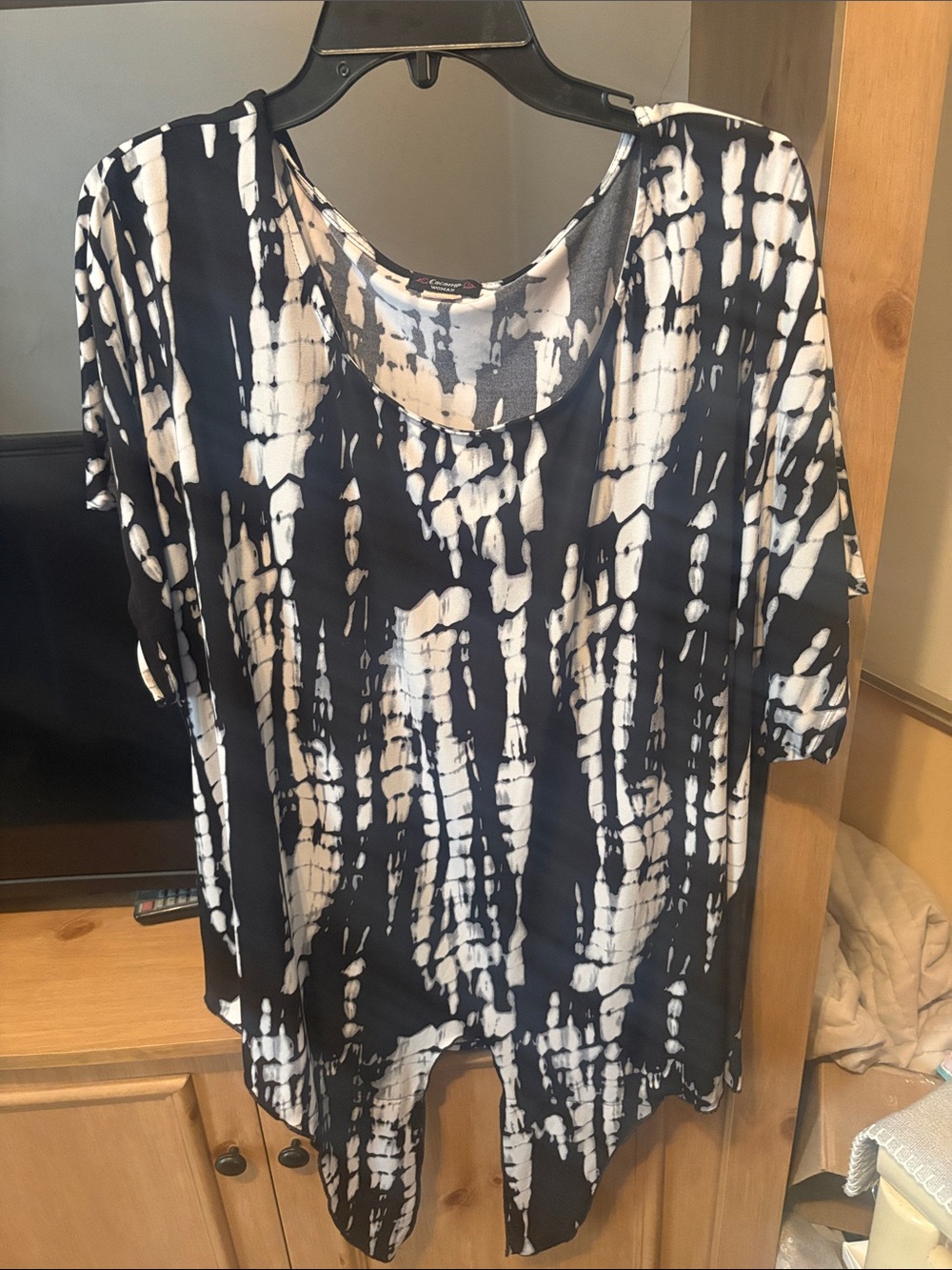 Cocomo Black and White Tie-Dye Scoop Neck Tunic